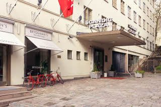sisäänkäynti scandic plaza turku hotelli turku suomi