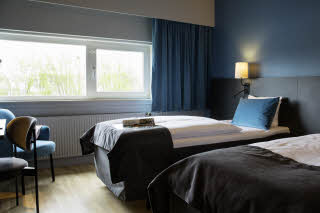 Standard room beds window Scandic Odense