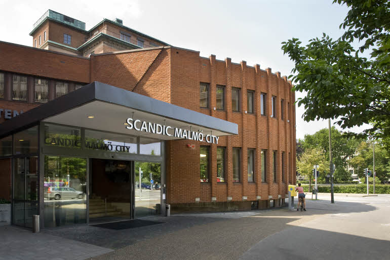 Exterior entrance hotel Scandic Malmö City