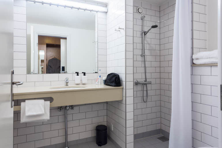 Standard, Bathroom