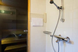 Apartment bathroom 