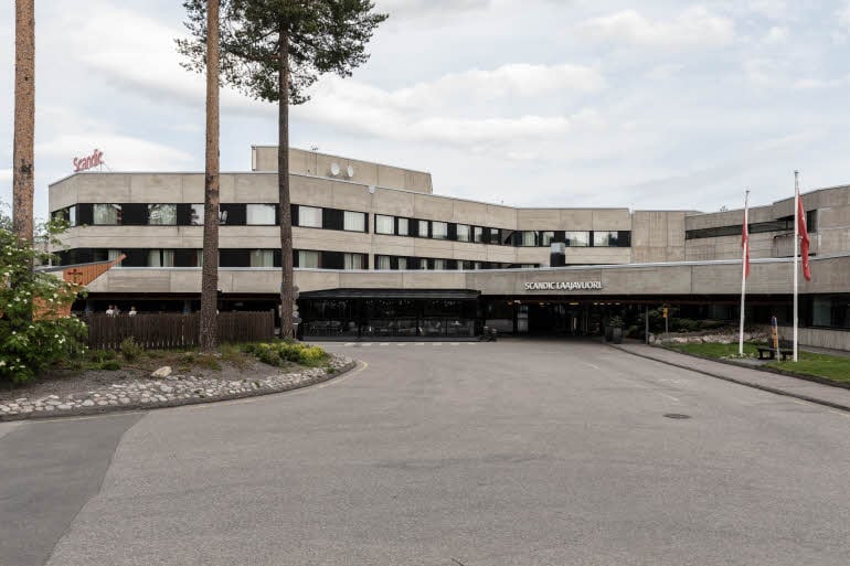 julkisivu ja sisäänkäynti scandic laajavuori kylpylähotelli jyväskylä suomi