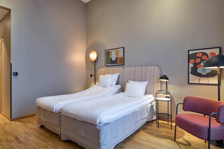 standard room at scandic sodra kajen in stockholm