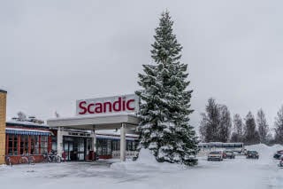 Main entrance winter Scandic Umea Syd