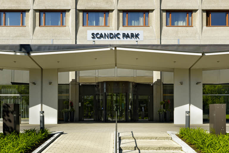 julkisivu ja sisäänkäynti scandic park helsinki hotelli suomi