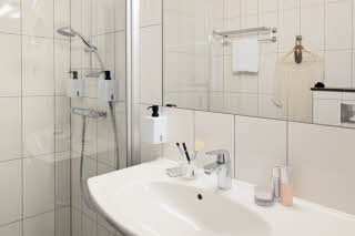 Junior suite bathroom Scandic Backadal