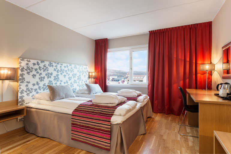 Scandic Kirkenes, Kirkenes, junior suite, bed