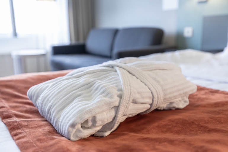 superior-huone scandic rosendahl -hotellissa tampereella suomessa