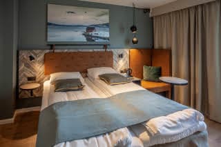 double bed in standard room at scandic harstad