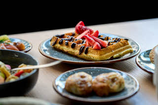 Breakfast Waffle Scandic München Macherei
