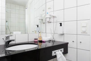 Scandic Hell, Vaernes, Trondheim, standard room, bathroom