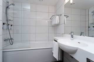 Scandic Byparken superior extra kylpyhuone