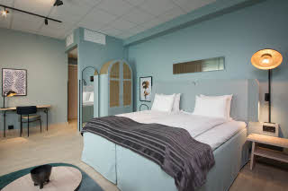 Bed in Room King Superior