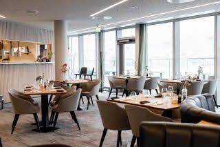 restaurant roast in scandic ornen in bergen