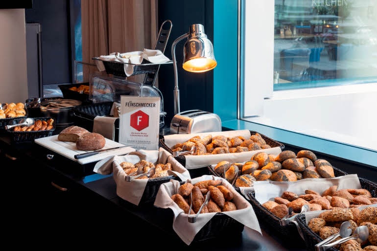 aamiainen scandic hamburg emporio