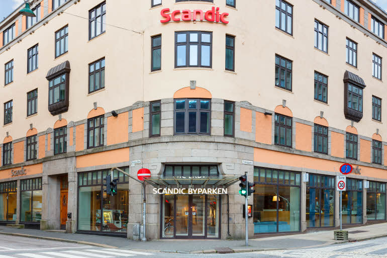 sisäänkäynti Scandic Byparken