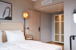 Standard Room entrance Scandic München Macherei
