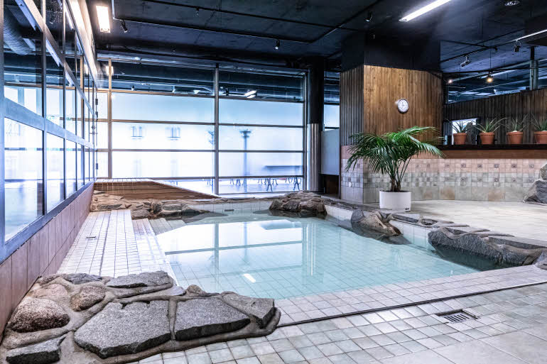 Lasten uima-allas Scandic Rosendahl -hotellissa Tampereella