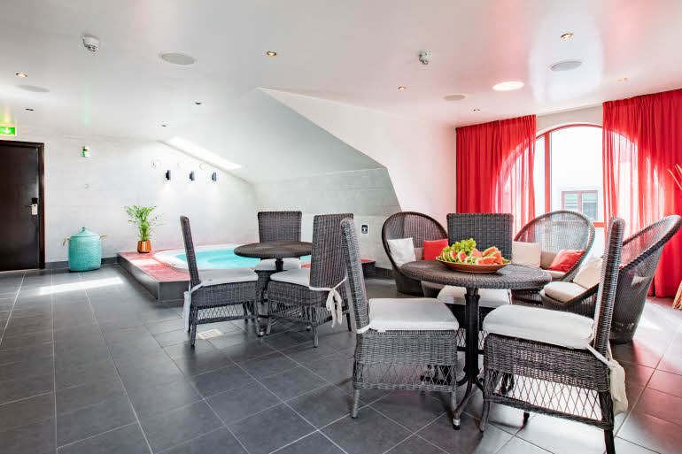 relax area with jacuzzi at scandic stora hotellet in nykoping