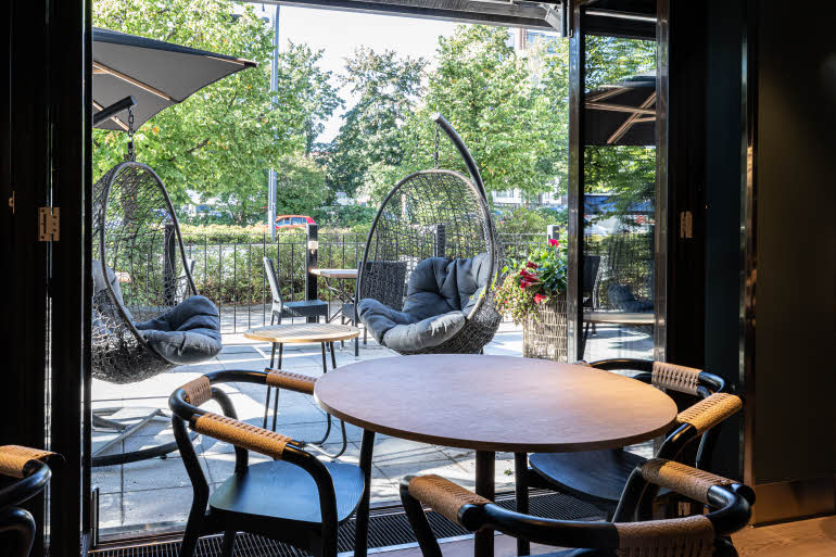 roast ravintola ja baari terassi scandic jyväskylä station hotelli jyvaskylä suomi
