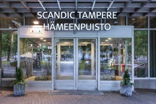 Sisäänkäynti Scandic Tampere Hämeenpuisto