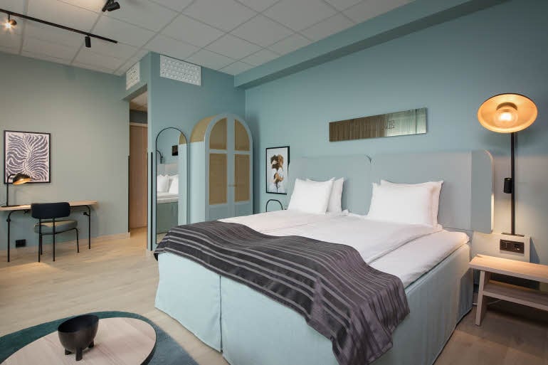 Bed in Room King Superior