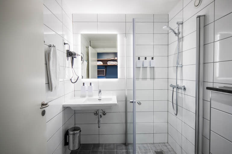 Junior Suite bathroom, Scandic Glostrup