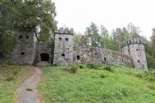 Aulangon puistometsän linna