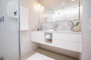 Suite overview bathroom Scandic Stora Hotellet Nykoping
