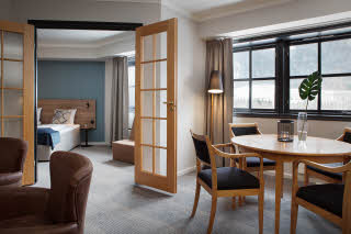 Junior Suite with dining area