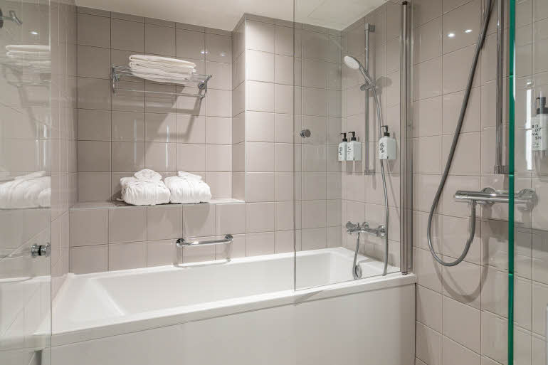 scandic lahti city hotellihuoneen kylpyhuone