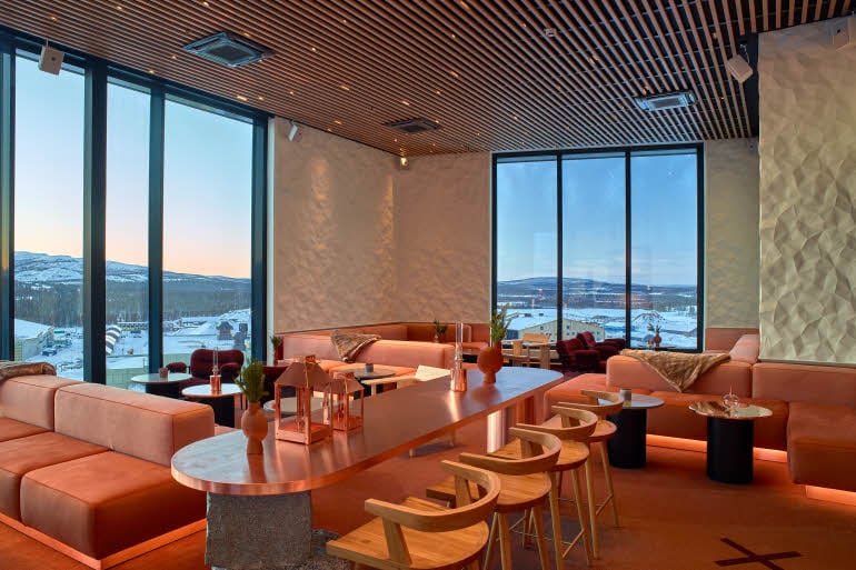 skybar kattobaari näkynä scandic kiruna hotelli kiiruna ruotsi