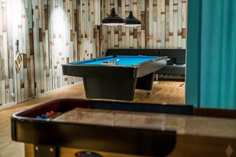 Pool table and shuffle board hotel Scandic Kista