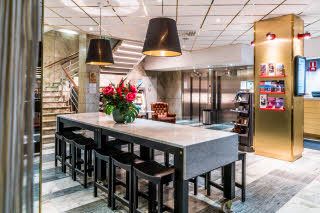 Scandic Sjöfartshotellet, table in lobby