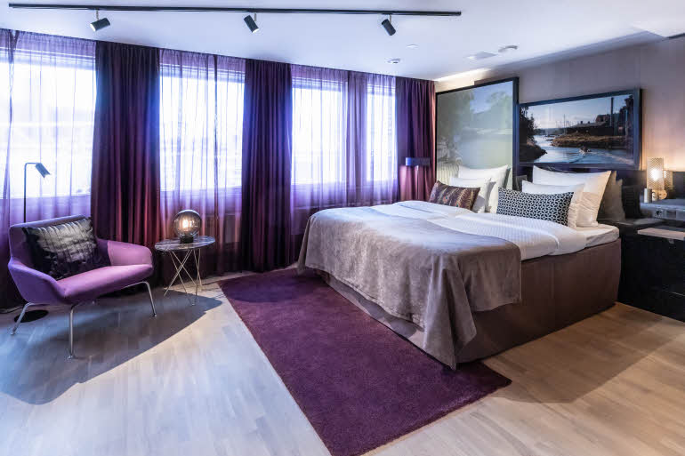 Spacious double -huone