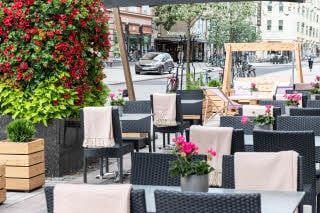 Ravintola Bryggman's kesäterassi Scandic Plaza Turku -hotellissa Turussa