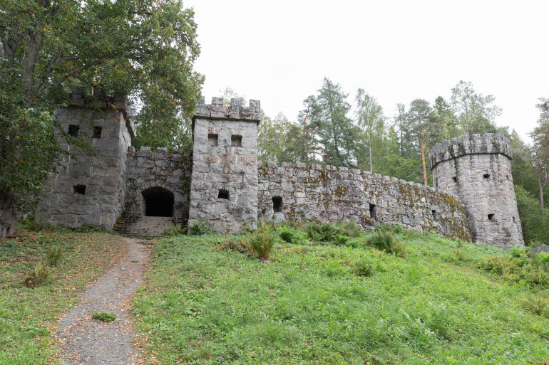 Aulangon puistometsän linna