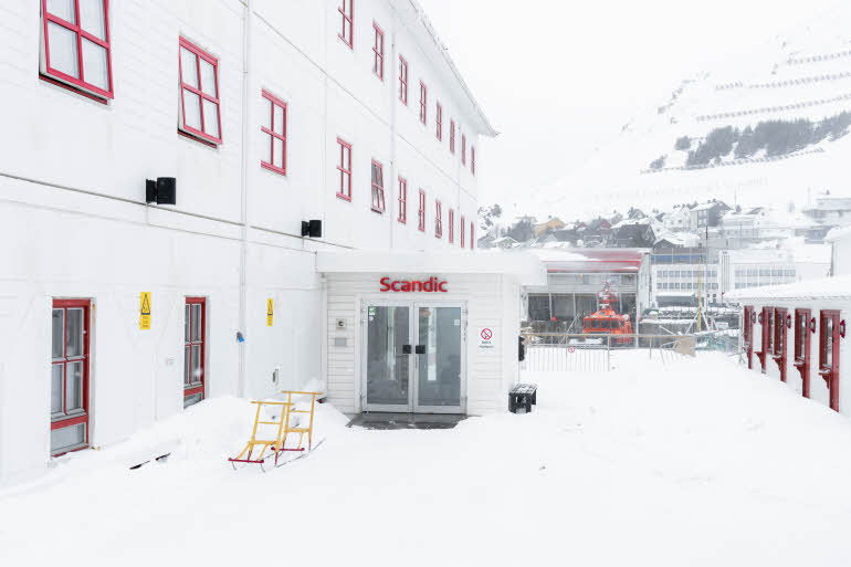 sisäänkäynti Scandic Bryggen Honningsvåg Norja