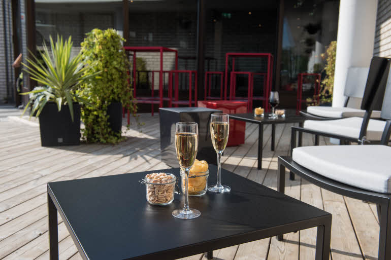 Outdoor seating Scandic Segevang