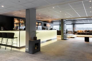 bar at scandic hell