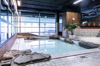 Lasten uima-allas Scandic Rosendahl -hotellissa Tampereella