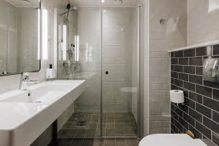 Bathroom shower Scandic Strommen