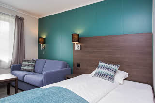 Room Superior bed and sofa 