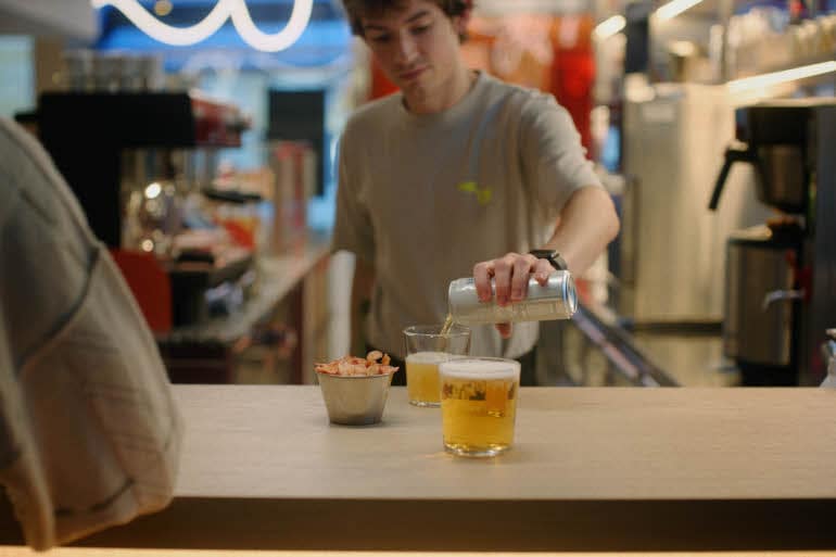 team member in the bar at scandic go