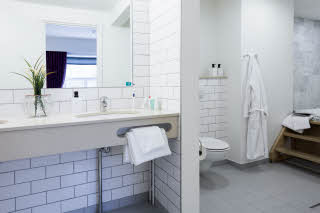 Suite, Bathroom