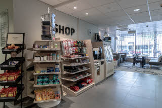 Scandic Joensuu shop hotellin aulassa