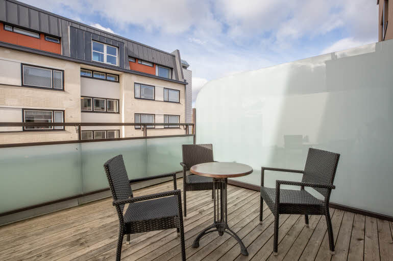 Superior Balcony -huoneen parveke, Scandic Atlas Kuopio