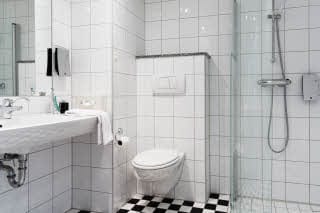 Bathroom shower Scandic Aalborg City