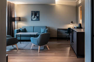 master suite sviitti olohuone scandic pasila hotelli helsinki suomi